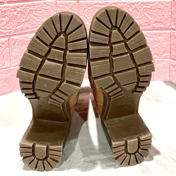 🛍️ZBY Women's light brown Ankle slip on Boots Lug Sole Size 6 BRAND NEW - Picture 7 of 7